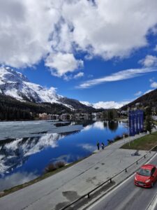 ESTAÇÃO DE ESQUI DIAVOLEZZA – Bernina Trem Vermelho de Tirano para Suíça
