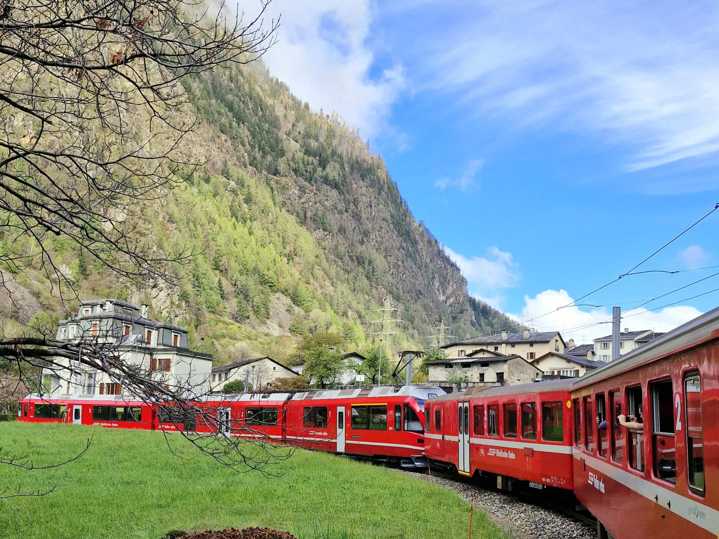 Bernina Trem Vermelho de Tirano para Suíça