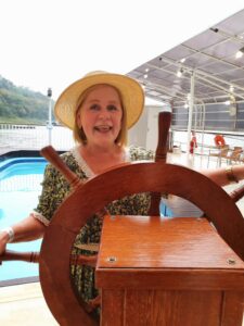 Passeio de Kattamaram ao pôr do sol com jantar – Foz do Iguaçu Paraná/PR Brasil